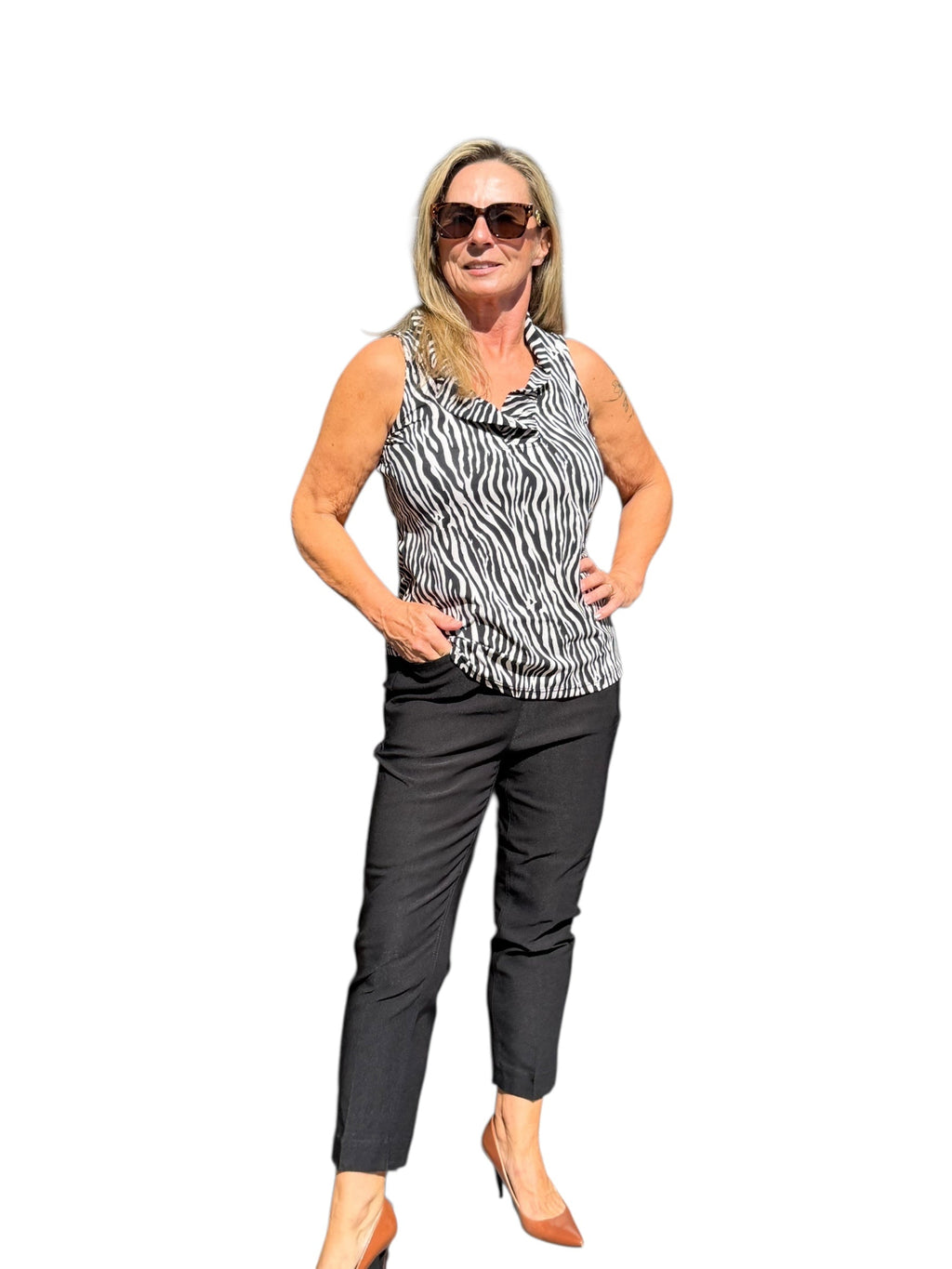 Contemporary Pull - on Capri Black - Back of the Bay Boutique