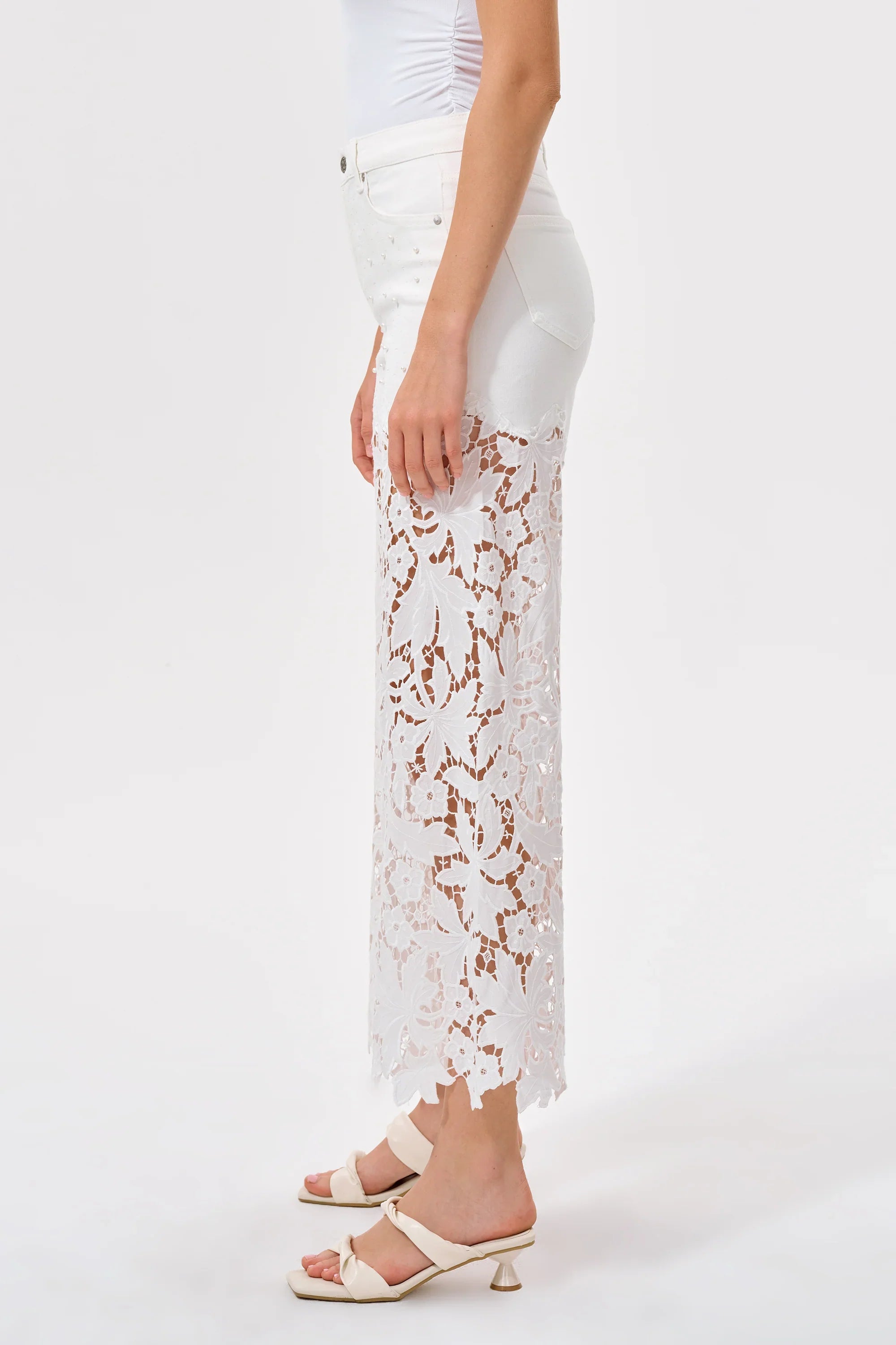 New York 30" Floral White